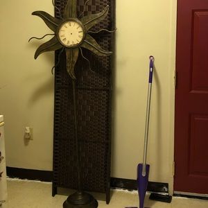 China Screen and floor clock